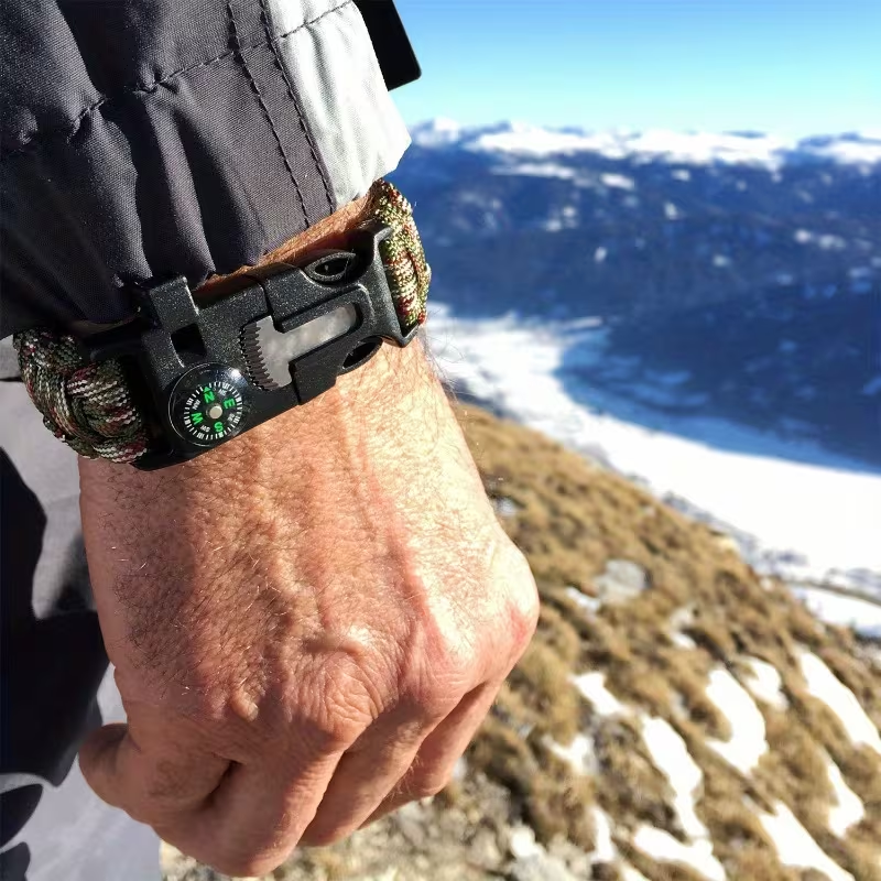 5-in-1 Paracord Survival Bracelet