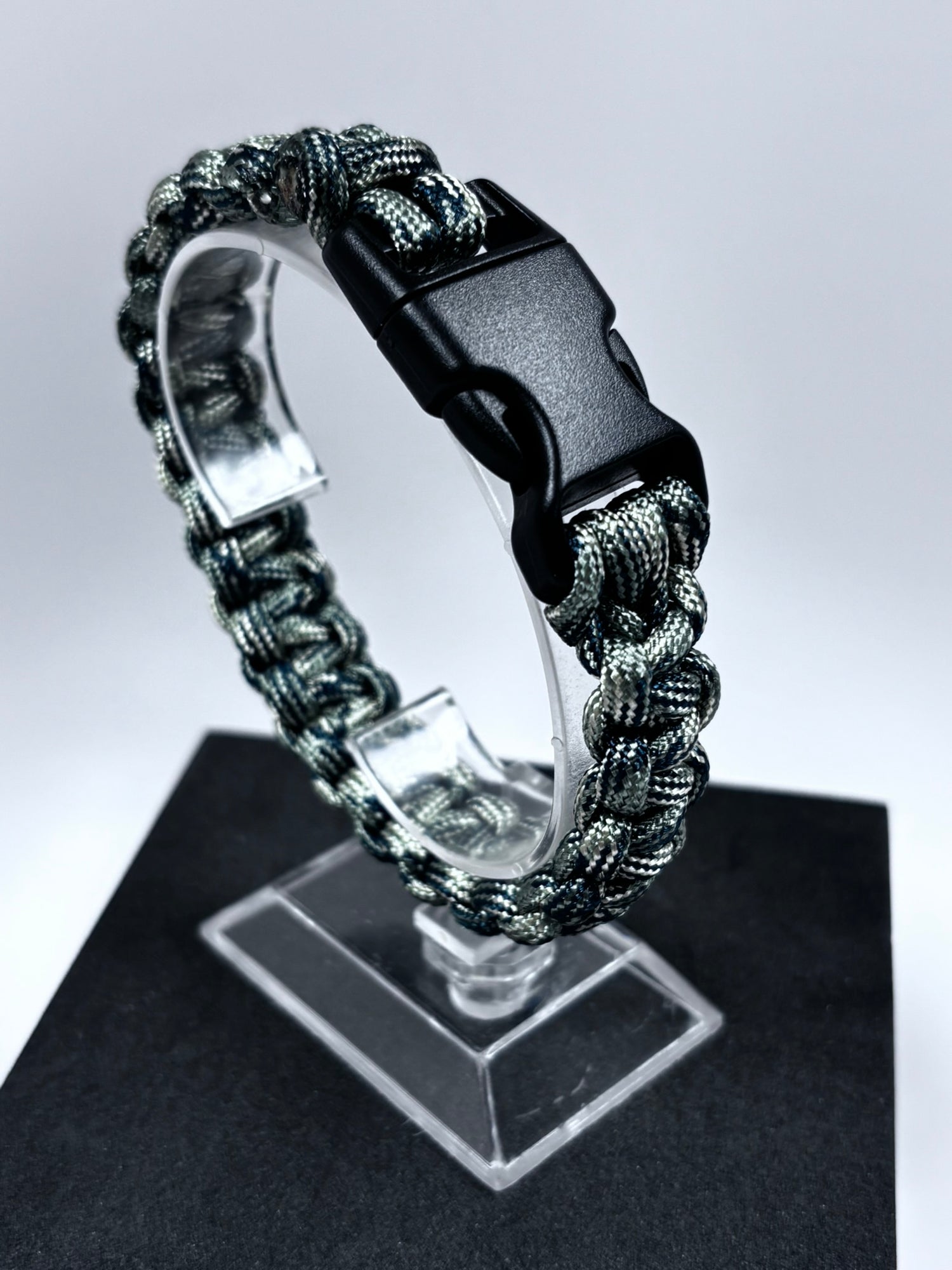 Paracord Bracelet Cobra (Green Camo)