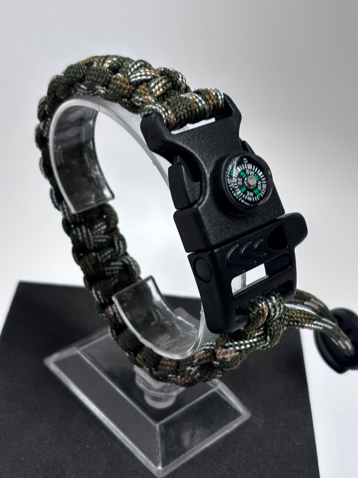 3-in-1 Paracord Survival Bracelet (Camo)