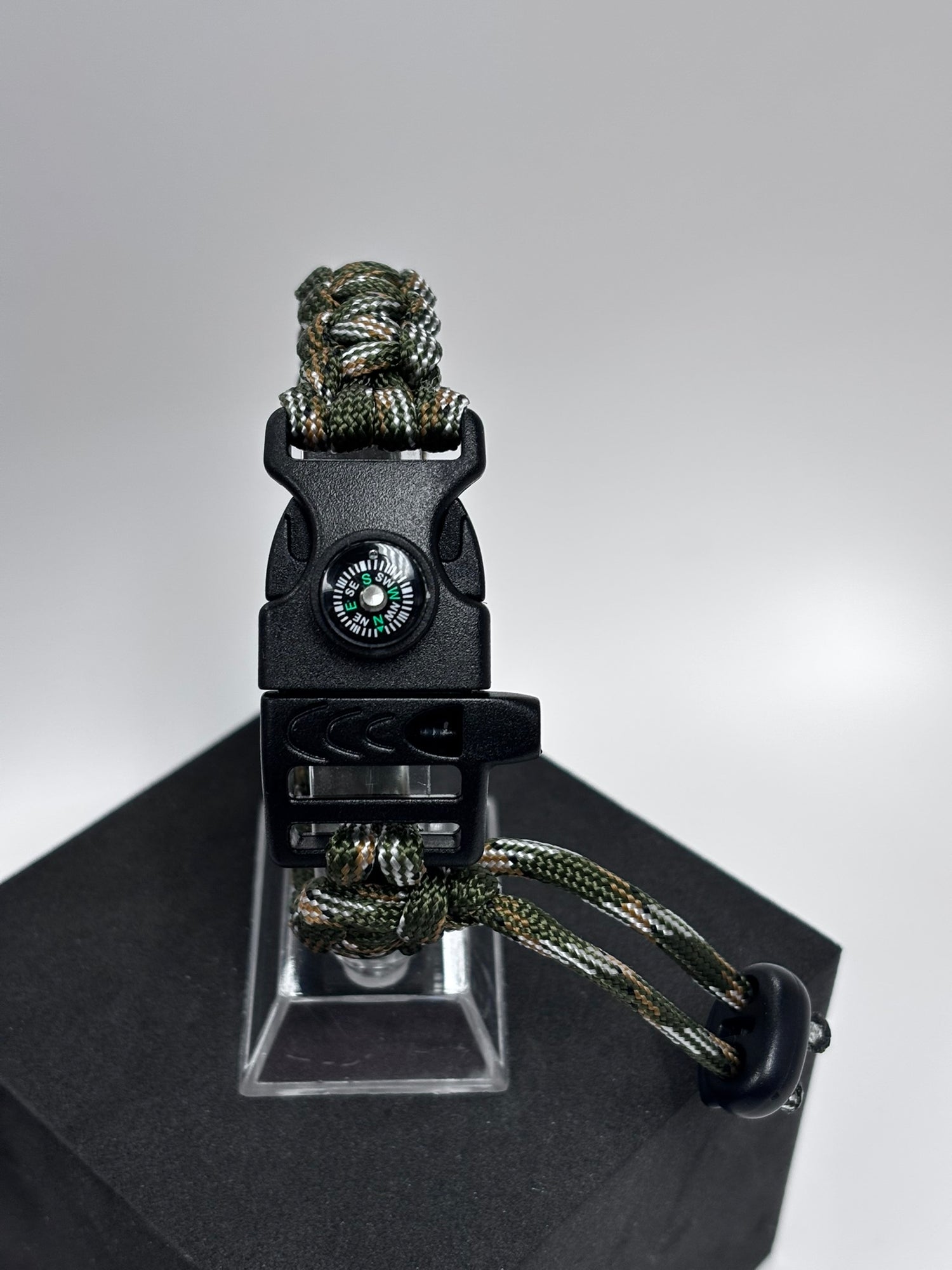 3-in-1 Paracord Survival Bracelet (Camo)