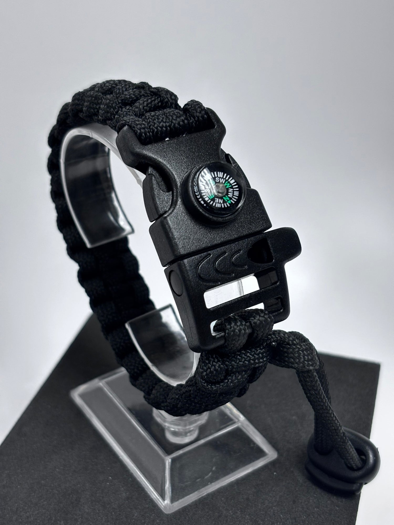 3-in-1 Paracord Survival Bracelet (Black)