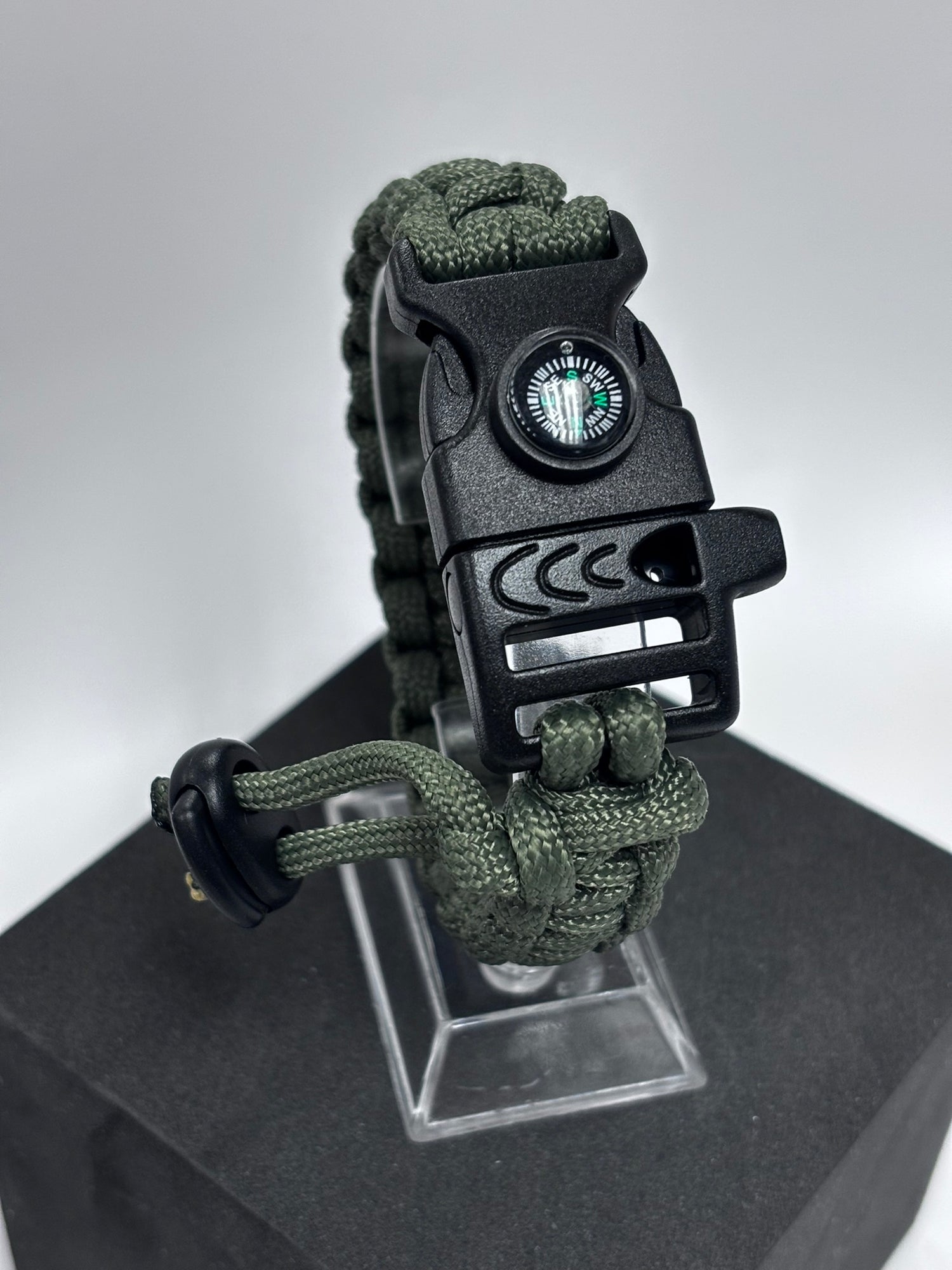 3-in-1 Paracord Survival Bracelet (Green Army)